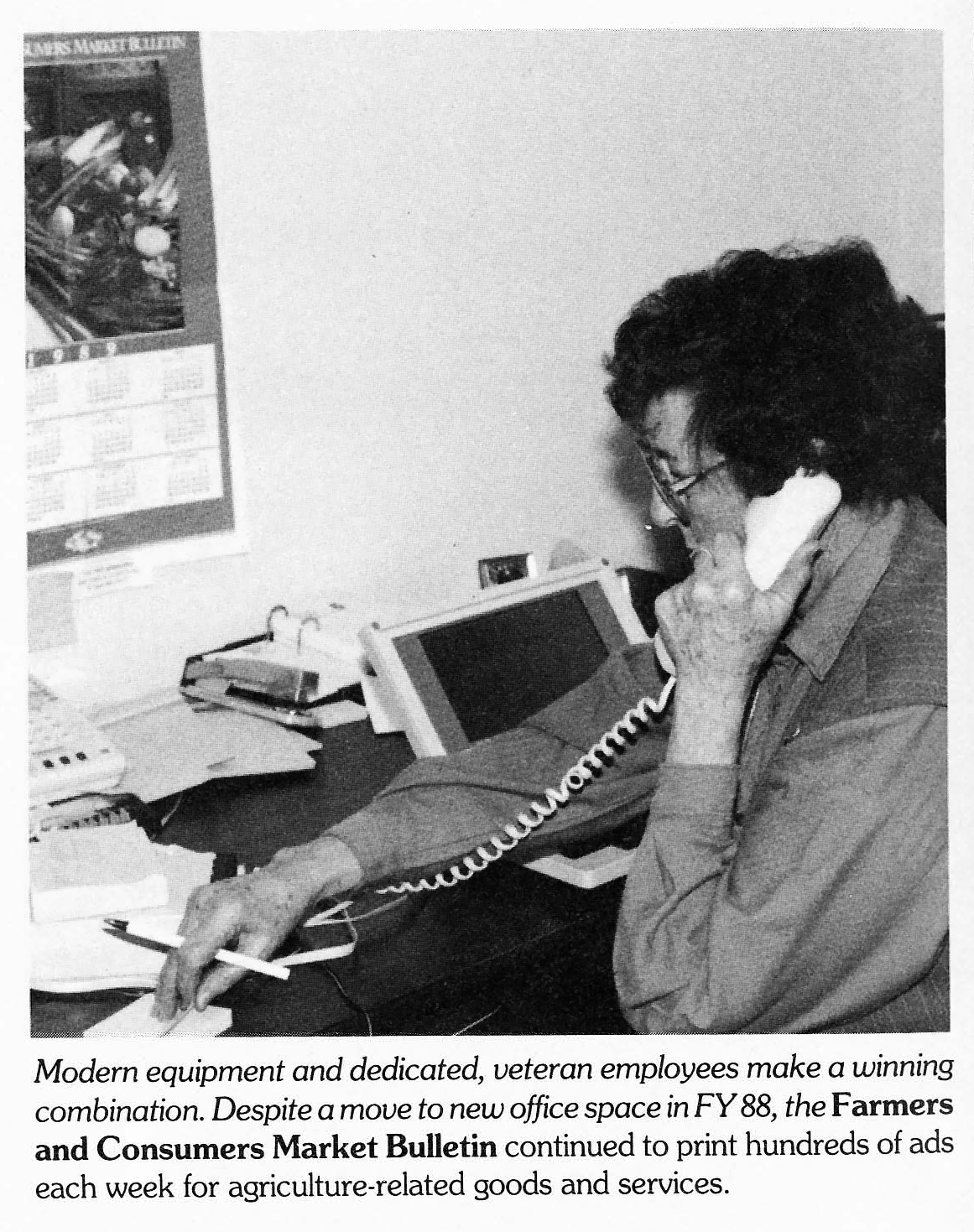 (1988) Georgia Department of Agriculture’s Market Bulletin employees using computers.